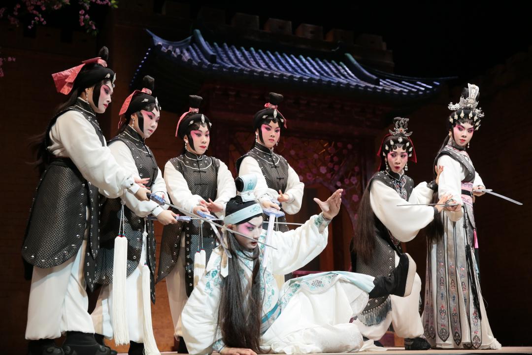 Cantonese Opera's Costume Design in Hong Kong 香港粵劇戲服設計淺談
